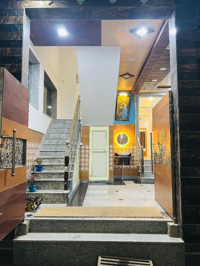 Shanti Hostel And Garden Cafe Rishīkesh 외부 사진