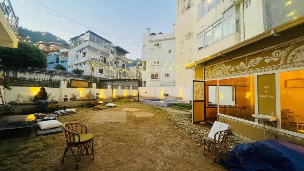 Shanti Hostel And Garden Cafe Rishīkesh 외부 사진